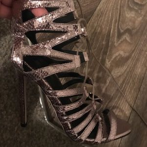 Top shop straps heals